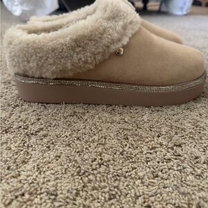 Women's Joy Glamorous Cozy Oatmeal tan color Slip-On Shoes